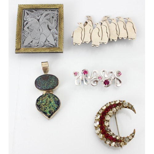 159 - A selection of brooches, including a Wayne Hosie 'The Bathers' brooch, the rectangular brooch with b... 