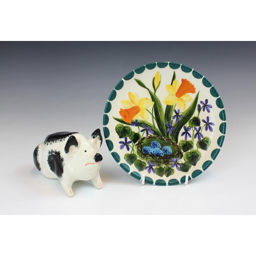 604 - A Griselda Hill Pottery pig, 21st century, naturalistically decorated, painted maker's mark to base,... 