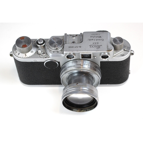 621 - An early Ernst Leitz Wetzlar Leica IIf Rangefinder camera in chrome finish, serial number 571059, ma... 