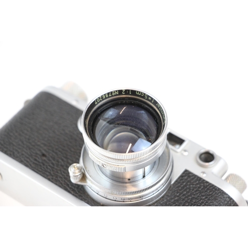 621 - An early Ernst Leitz Wetzlar Leica IIf Rangefinder camera in chrome finish, serial number 571059, ma... 