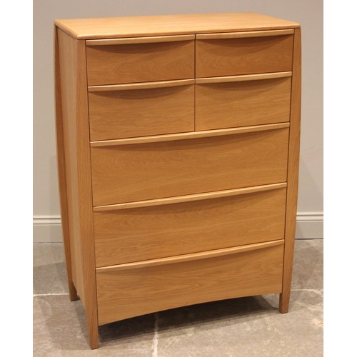 631 - An Ercol Savona model 2427, light oak chest of drawers, late 20th/early 21st century, formed with fo... 