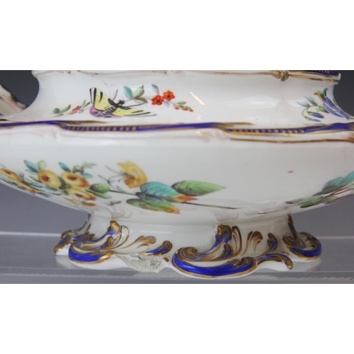 666 - A pair of Coalport twin handled footed serving bowls and covers, mid 19th century, the blanks from m... 