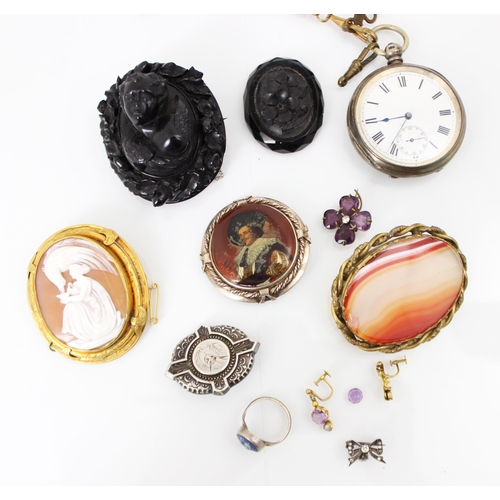 223 - A selection of jewellery, including a gold coloured mounted cameo brooch depicting lady and bird, th... 