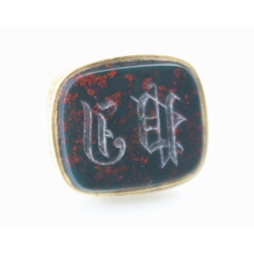 225 - A Victorian 18ct yellow gold mounted bloodstone seal fob, the rectangular intaglio with initial deta... 