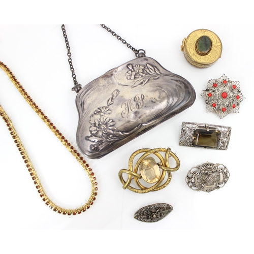 288 - A selection of costume jewellery, including a silver coloured Art Nouveau style coin purse, a Victor... 