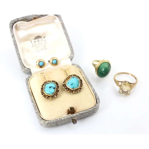 289 - A selection of jewellery, to include a pair of 'turquoise' set earrings, the non uniform turquoise w... 