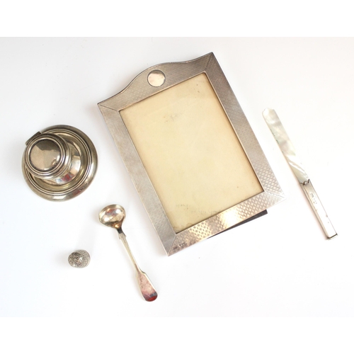 90 - A selection of silver, including an Edwardian silver capstan inkwell, George Nathan & Ridley Hayes, ... 