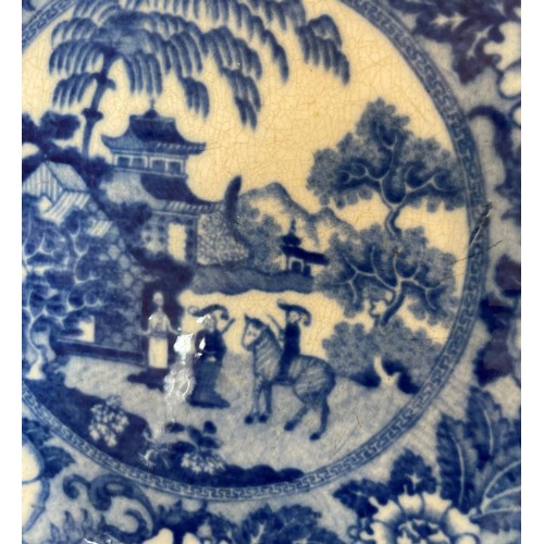 663 - A pair of English blue and white transfer printed plates, early 19th century, possibly by John Roger... 