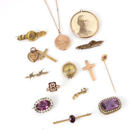 142 - A selection of jewellery, including a two 9ct yellow gold cross pendants, a initial 'B' ring, stampe... 