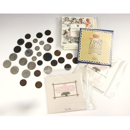 107 - A collection of English commemorative and general circulation coinage, including one shilling dated ... 