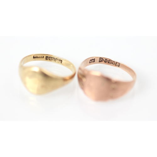 269 - A 9ct rose gold signet ring, the shield shaped head, stamped 'AH' Chester 1917, ring size P, with a ... 