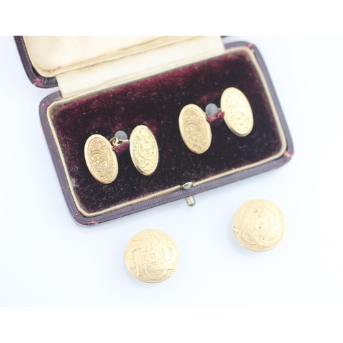 276 - A set of 9ct yellow gold dress studs, the circular studs with floral engraved decoration, 1.7cm diam... 