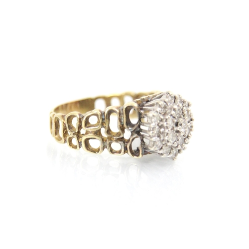 332 - An 18ct yellow gold diamond cluster ring, the raised diamond set cluster within claw set white metal... 