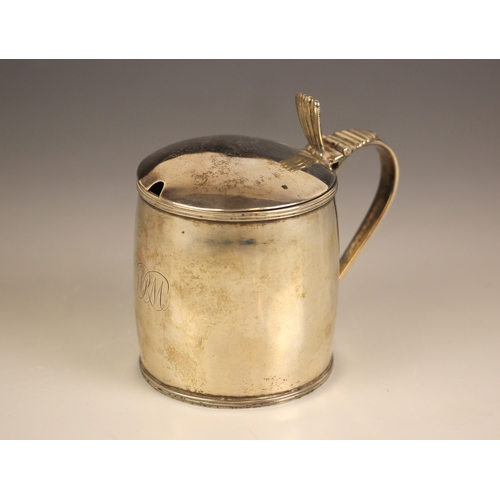 14 - A 19th century silver wet mustard, possibly George Burrows (I), the shaped thumb piece above plain p... 