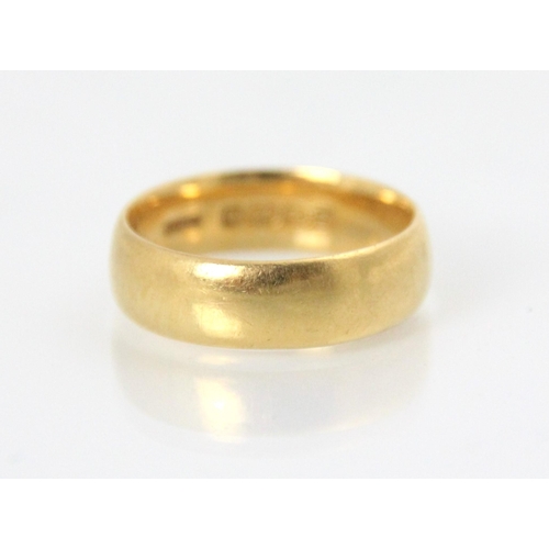 98 - A 22ct wedding band, stamped ACCo, Birmingham 1945, ring size J 1/2, 5gms