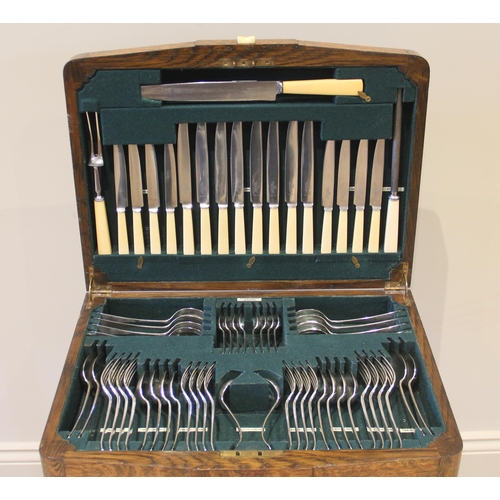 18 - An oak cased canteen of silver cutlery, Roberts & Belk Ltd, Sheffield 1937, comprising four table sp... 