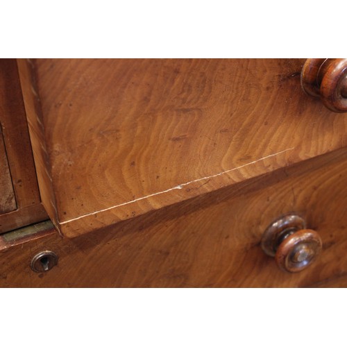 826 - A Victorian mahogany chest of drawers, the rectangular top with rounded front corners over two short... 