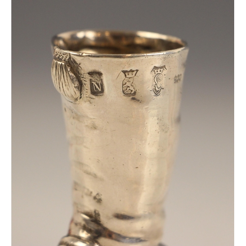 53 - An Edwardian silver novelty stirrup cup, possibly Dutch with Chester import marks for Samuel Boyce, ... 