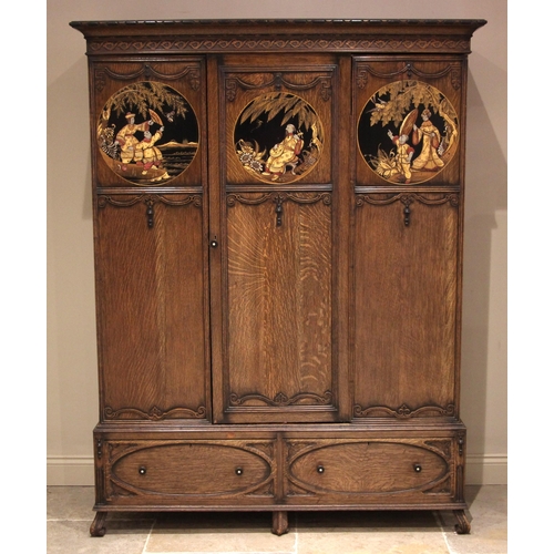 819 - An oak and chinoiserie five piece bedroom suite, circa 1920, comprising wardrobe, double bed, washst... 