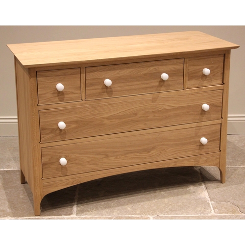 852 - A Heal's 'Blythe' light oak chest of drawers, early 21st century, formed with an arrangement of thre... 