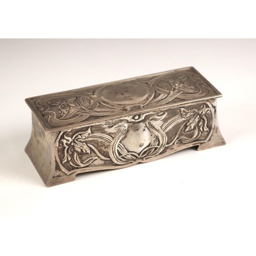 72 - An Edwardian silver box, William Neale, Chester 1903, the rectangular box decorated with Art Nouveau... 