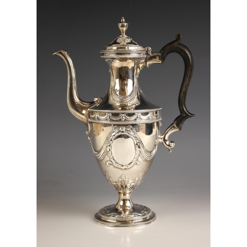 97 - A George III silver coffee pot, John Robins, London 1785, the hinged cover with shaped finial, the u... 