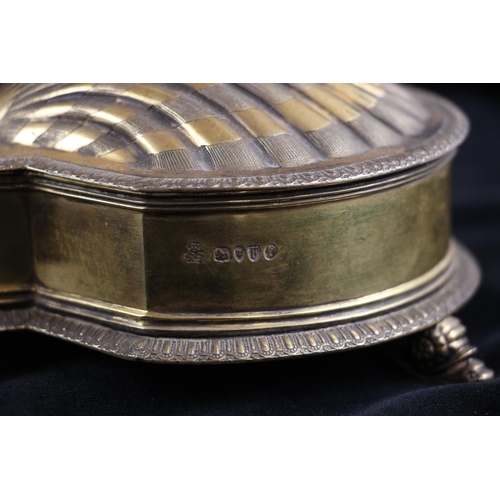 5 - A Victorian silver gilt ink well, Robert Garrard, London 1881, designed as a shell, the hinged cover... 