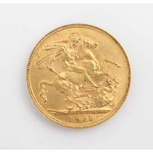 113 - A George V full sovereign, dated 1911, 8gms