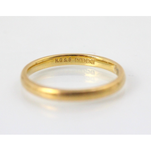 112 - A 22ct yellow gold wedding band, stamped 'HG&S' Birmingham 1948, ring size L, 2.6gms