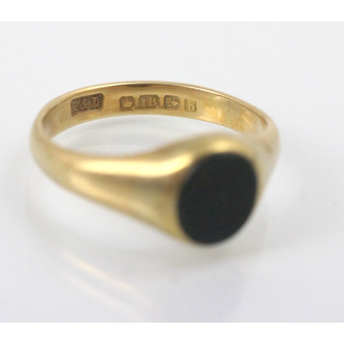 115 - An 18ct yellow gold signet ring, the oval bloodstone leading to a plain polished shank, stamped ‘L&L... 