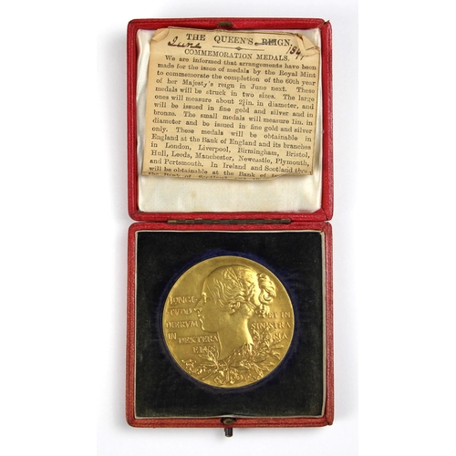 13 - Victoria (1837-1901), Diamond Jubilee 1897, official gold medal, large size, by G. W. de Saulles aft... 