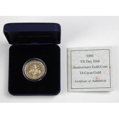 21 - Elizabeth II (1952-2022), VE Day 50th Anniversary gold coin, 1995, 14 carat gold, Turks and Caicos I... 