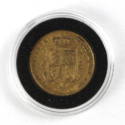 37 - Victoria (1837-1901), Half Sovereign, 1842, London Mint, young head Victoria and shield reverse, enc... 