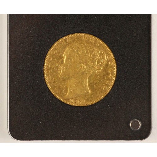 42 - Victoria (1837-1901), Full Sovereign, 1841, unbarred, London Mint, young head Victoria with shield r... 