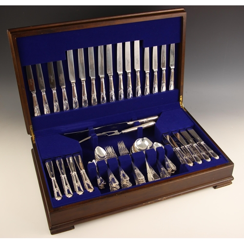 122 - A Roberts and Belk silver plated canteen of cutlery, the eight place setting canteen comprising tabl... 