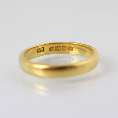 285 - A 22ct yellow gold wedding band, stamped 'SH' Birmingham 1928, ring size P, 5gms