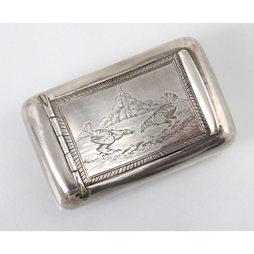 Cockfighting interest: A George III silver snuff box, Thropp and Taylor ...