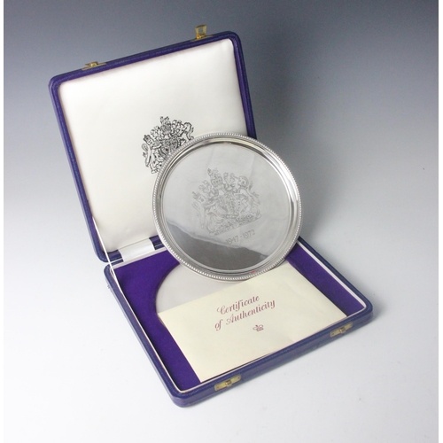 76 - A commemorative Silver Wedding Anniversary of Her Majesty The Queen silver salver, Historical Heirlo... 