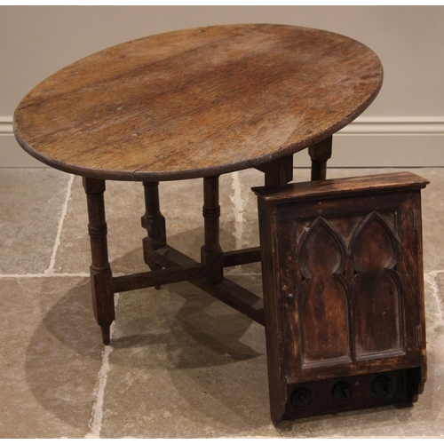 1006 - A 19th century oak gateleg occasional table, the oval plank top upon folding ring turned supports cu... 