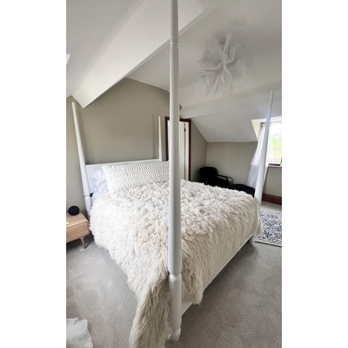 1047 - A Heals 'Pinner' four poster bed finished in flint white, early 21st century, the four tapering colu... 