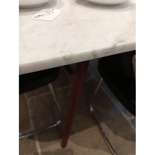 1044 - A Heals 'Anais' walnut and Carrara marble contemporary dining table, early 21st century, the rectang... 