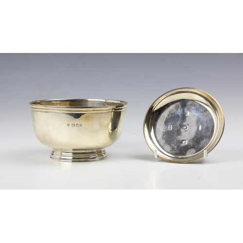 14 - A George V silver bowl, 	C S Harris & Sons Ltd, London 1930, the stepped rim above plain polished bo... 