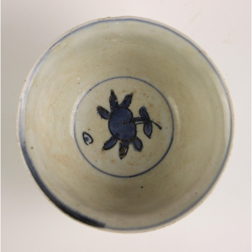 316 - A Chinese porcelain blue and white bowl, Transitional Period, 
the conical shaped bowl decorated to ... 