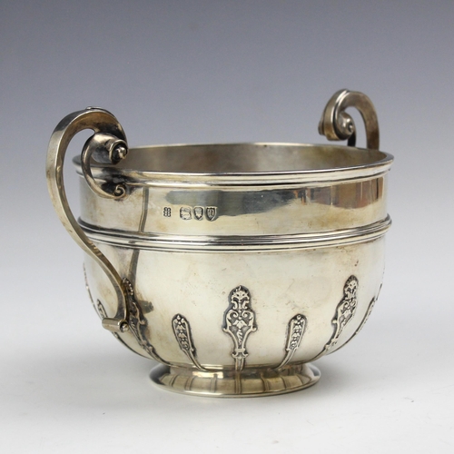 37 - A Victorian silver twin handled sugar bowl, Holland Aldwinckle and Slater, London 1894, the twin scr... 