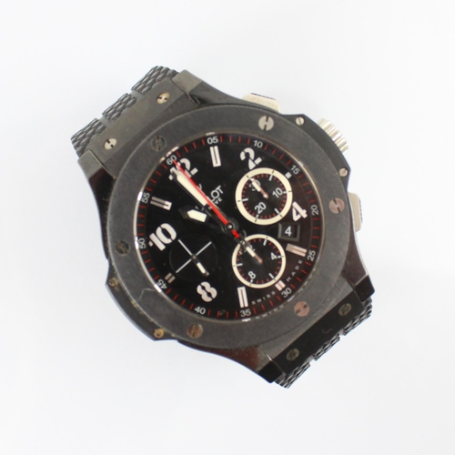 56 - A Hublot gentleman's 'Big Bang' wristwatch, the black dial with Arabic and baton markers, three subs... 