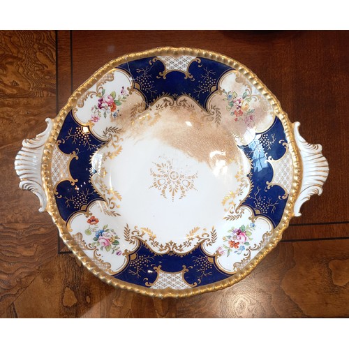 269 - A selection of Coalport cobalt blue batwing decorated tea and coffee wares, comprising: five teacups... 