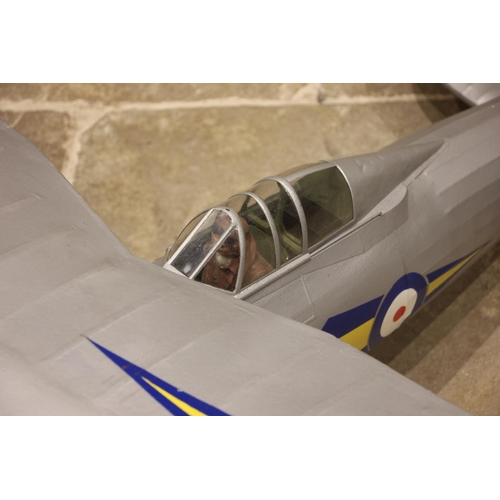 567 - A scratch-built large scale model of a World War II Gloster Gladiator K7985 'Silver Lady' bi-plane, ... 