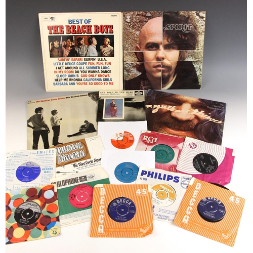 569 - A collections of vinyl singles and LP's, to include
'The Best Of The Beach Boys - mono, T 20856' 'Th... 