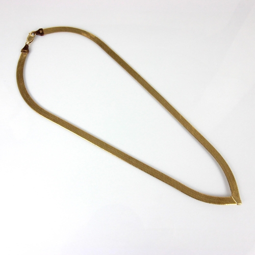 204 - A yellow metal Italian necklace, the arrow shaped herringbone link necklace with lobster fastener, s... 