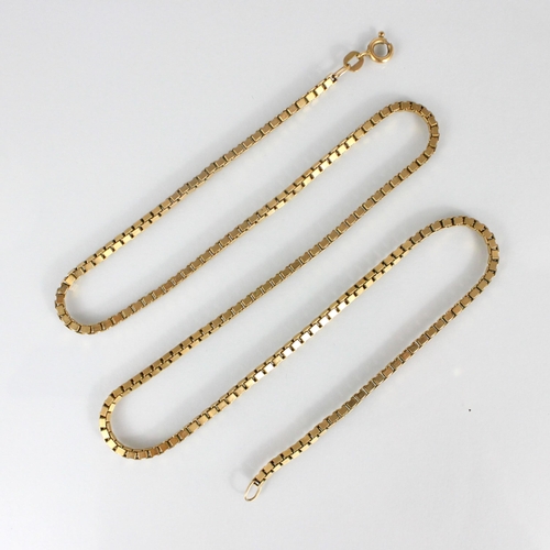 245 - A 9ct yellow gold chain, the box link chain with bolt ring fastening, stamped with 9ct import marks,... 